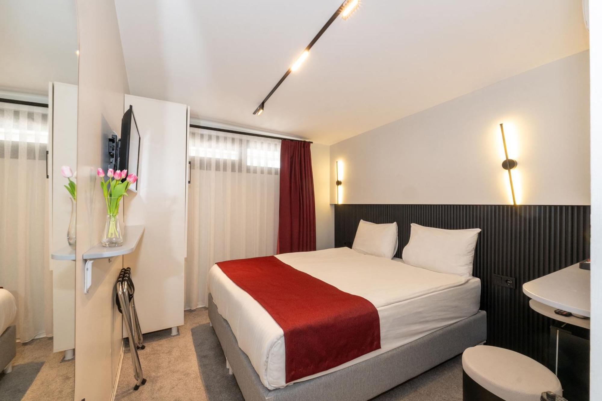 Istanbul Holiday Hotel Exteriör bild