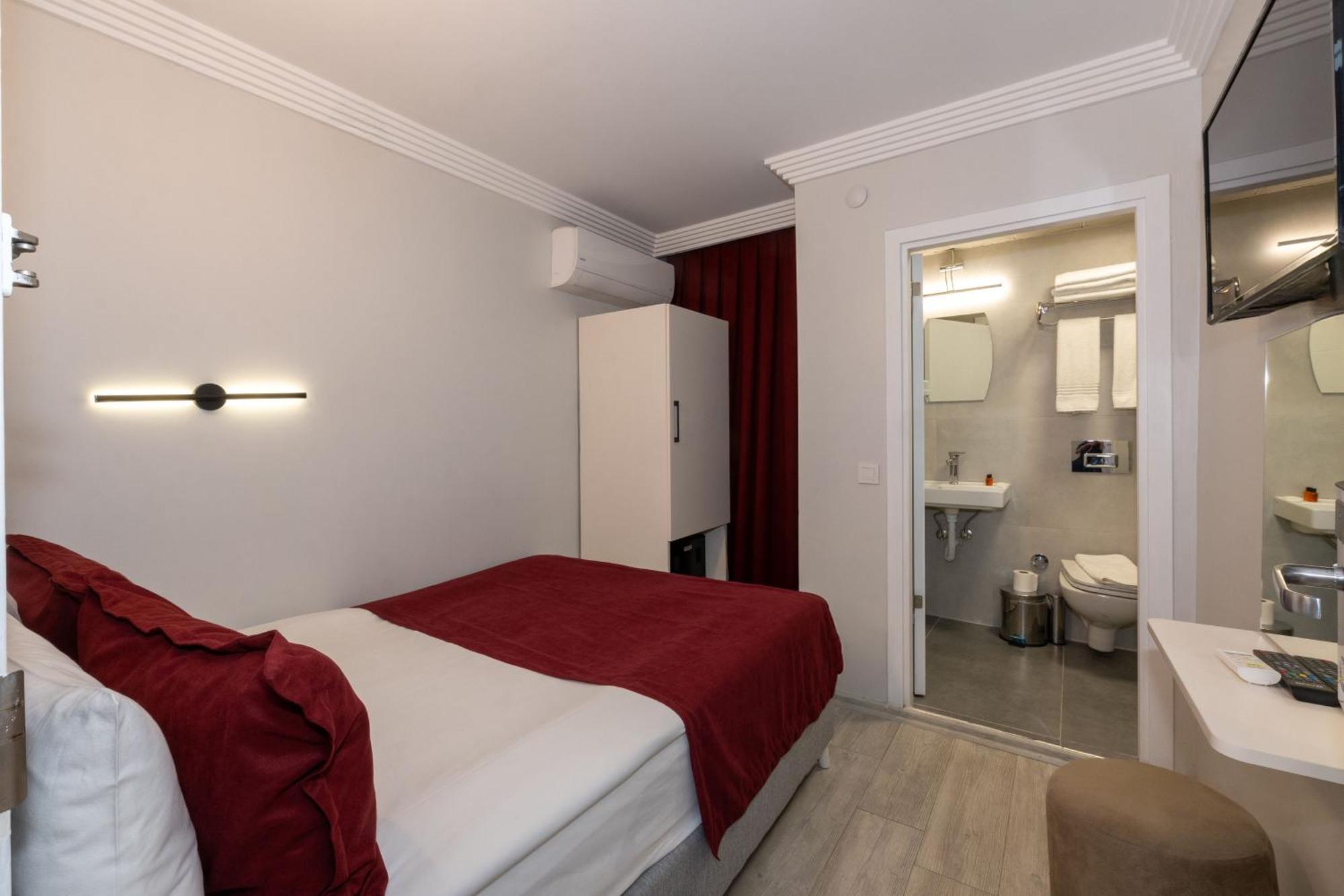 Istanbul Holiday Hotel Exteriör bild